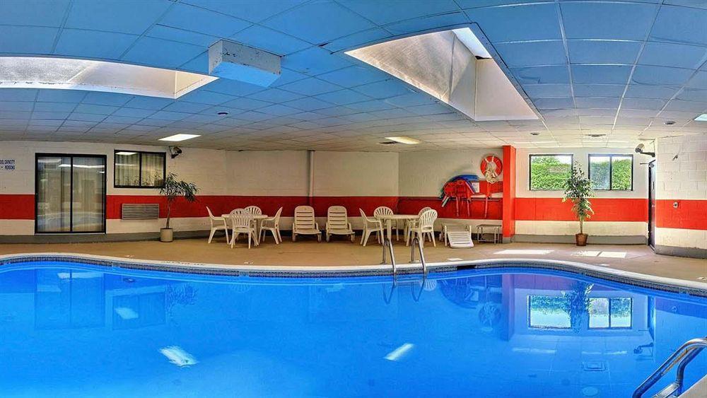 Days Inn & Suites By Wyndham Madison Heights Mi Exteriér fotografie