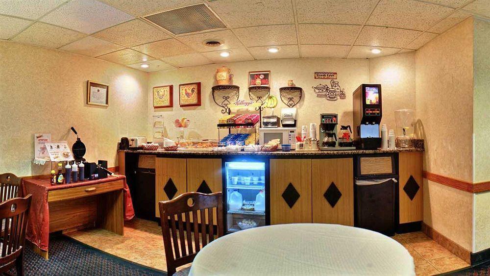 Days Inn & Suites By Wyndham Madison Heights Mi Exteriér fotografie