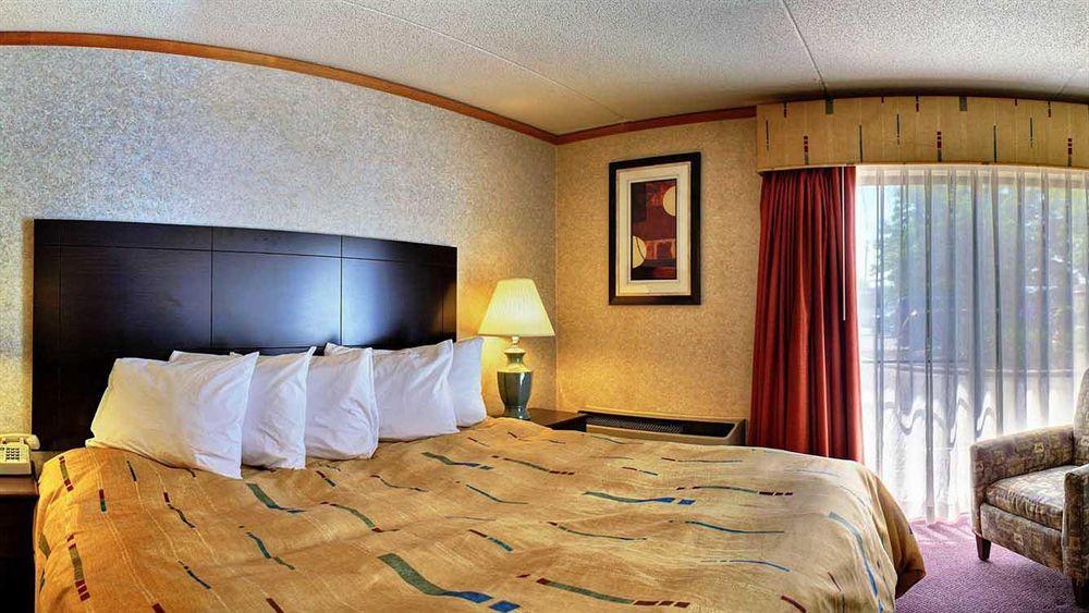 Days Inn & Suites By Wyndham Madison Heights Mi Exteriér fotografie