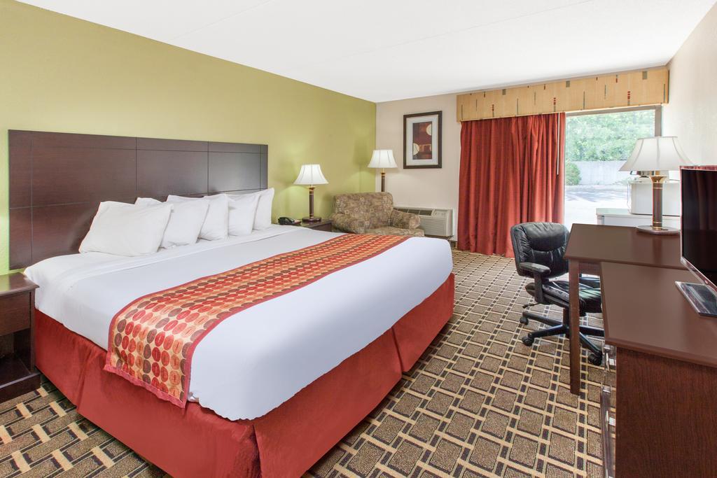 Days Inn & Suites By Wyndham Madison Heights Mi Exteriér fotografie