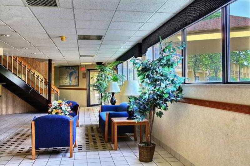 Days Inn & Suites By Wyndham Madison Heights Mi Exteriér fotografie
