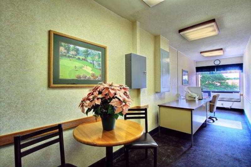 Days Inn & Suites By Wyndham Madison Heights Mi Exteriér fotografie