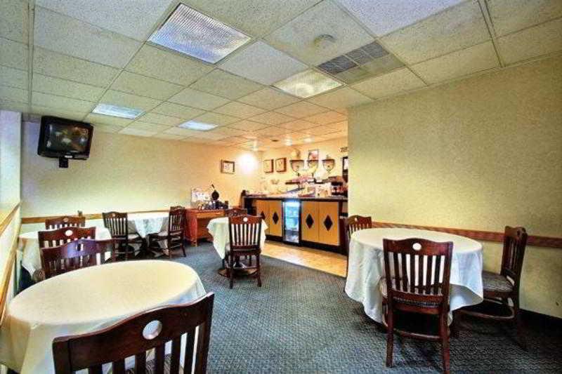 Days Inn & Suites By Wyndham Madison Heights Mi Exteriér fotografie